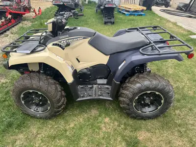 APPLY NOW: https://www.ridecollective.ca/get-pre-approved The 2024 Yamaha Kodiak 450 EPS SE is a ver...