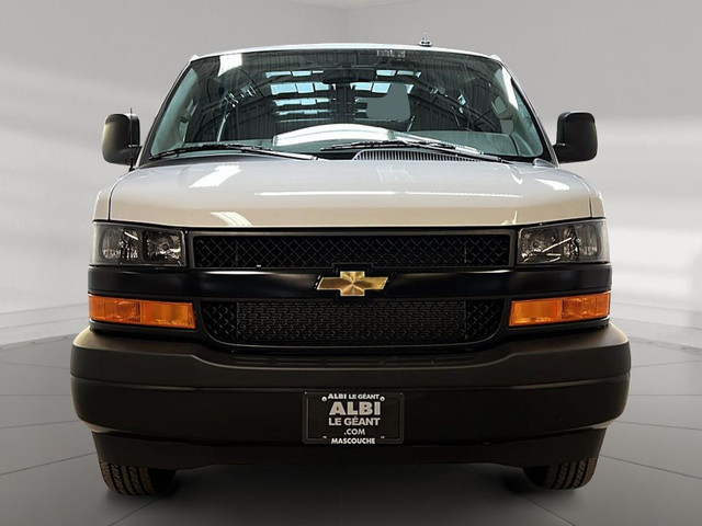 2024 Chevrolet Express Cargo 2500 WT 155 in Cars & Trucks in Laval / North Shore - Image 2