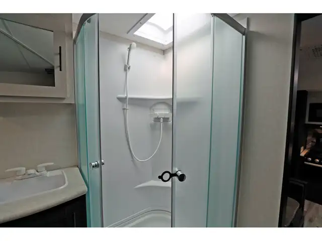 2023 K-Z Sportsmen Fifth Wheel 231RK fifth wheel Sportsmen de 25 in Travel Trailers & Campers in Laval / North Shore - Image 21