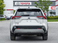 Blizzard Pearl On Midnight Black Roof 2022 Toyota RAV4 Hybrid XSE! Sunroof / Power Driver Seat / Pus... (image 6)