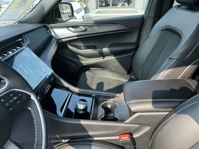 2025 Jeep Grand Cherokee Laredo BLACK ALLOYS! REMOTE START! H... in Cars & Trucks in Sudbury - Image 13
