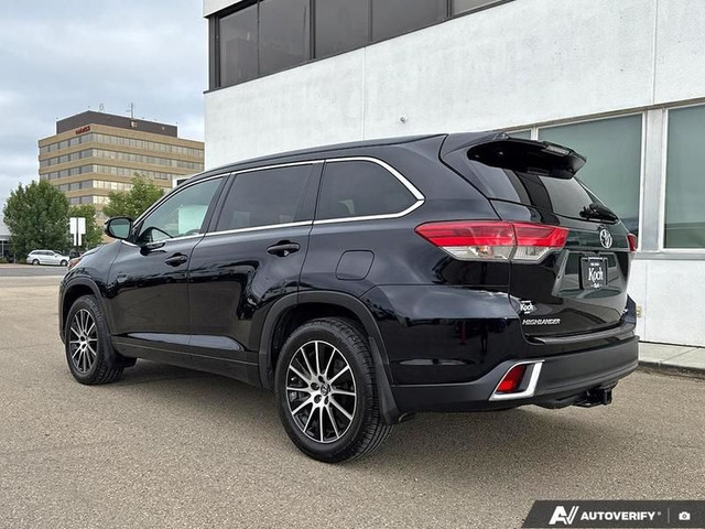 2018 Toyota Highlander XLE AWD in Cars & Trucks in Edmonton - Image 4