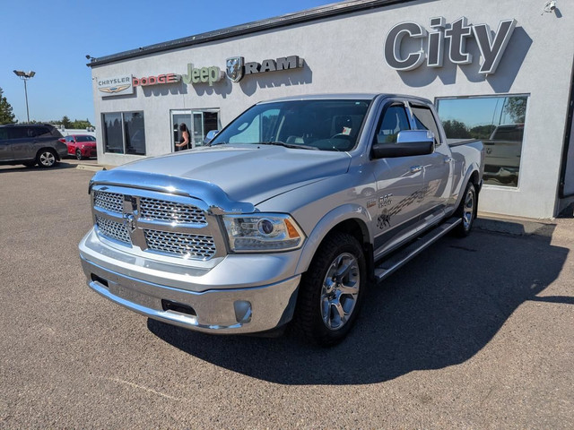 2014 RAM 1500 4WD Crew Cab 6.4 Ft Box Laramie for sale in Cars & Trucks in Medicine Hat - Image 3