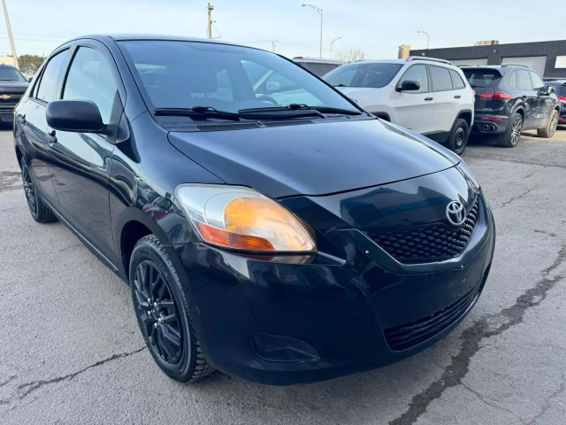 2009 TOYOTA Yaris in Cars & Trucks in Laval / North Shore