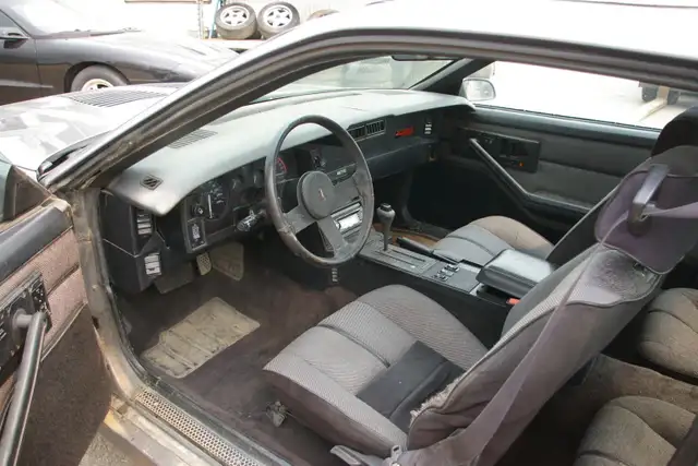 1988 Camaro IROC 350 Auto dans Autos et camions dans Ville d’Edmonton - Image 9