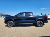 DURAMAX | HEATED & COOLED FRONT BUCKET SEATS | HEATED REAR SEATS | HEATED STEERING WHEEL | SUNROOF |... (image 2)