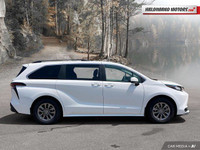 Engine: Gas/Electric 4cyl 2.5L L/100Km City: 6.8 L/100Km Hwy: 6.6 Safety Equipment Electronic Stabil... (image 5)