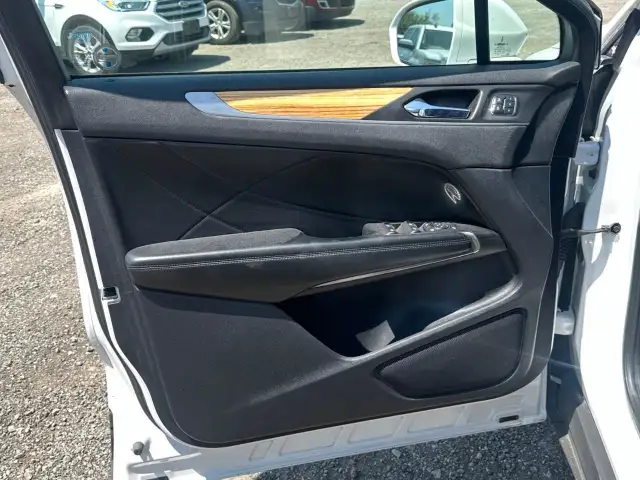 2015 Lincoln MKC Accident-Free | Ontario Vehicle | Well-Maint... in Cars & Trucks in Mississauga / Peel Region - Image 10