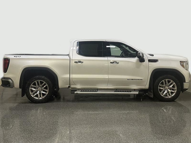 2021 GMC Sierra 1500 SLT | 6.2L V8 | Crew | Sunroof | NAV | 20"  in Cars & Trucks in Brandon - Image 2