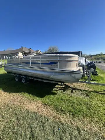 Check out this nice pontoon Clean and well maintained by ownerHas 557.6 HOURS Comes with Bimini top...