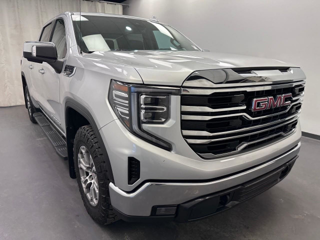 2022 GMC Sierra 1500 SLT 5.3L 8CYL | HEATED & VENTED FRONT SE... in Cars & Trucks in Lethbridge