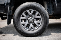 Heated Seats, Apple CarPlay, Android Auto, Aluminum Wheels, Adaptive Cruise Control! 6 LOCATIONS KIN... (image 5)