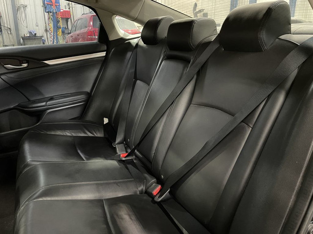 2018 Honda Civic Touring - CLEAN CarFax, Apple CarPlay / Android in Cars & Trucks in Winnipeg - Image 4