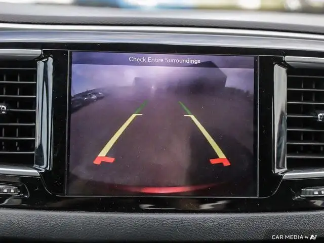 2018 Chrysler Pacifica Touring-L Plus | Apple CarPlay | Leather in Cars & Trucks in London - Image 31