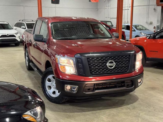 2017 NISSAN Titan Crew Cab in Cars & Trucks in City of Montréal - Image 4