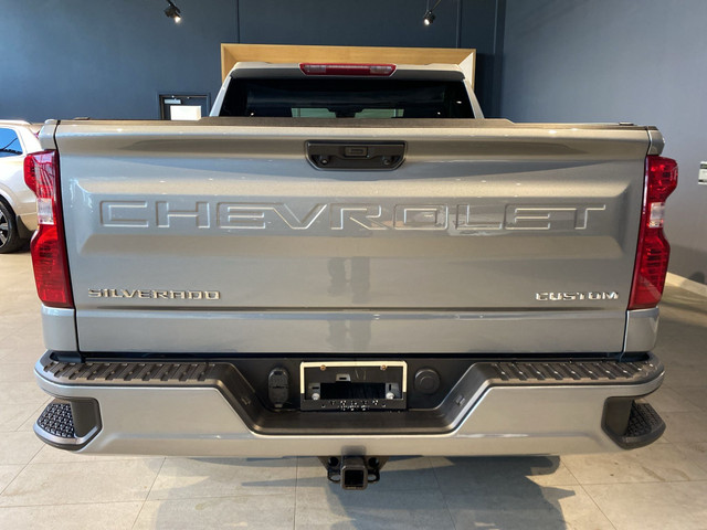 2023 Chevrolet Silverado 1500 Crew Cab 4x4 Custom / Standard Box in Cars & Trucks in Edmonton - Image 4