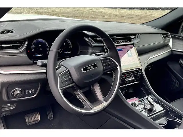 2025 Jeep Grand Cherokee L Limited in Cars & Trucks in Mississauga / Peel Region - Image 7