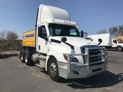 2020 FREIGHTLINER T12664ST;Heavy Duty Trucks - CONVENTIONAL W/O SLEEPER Penske Location 100 THORNHIL...