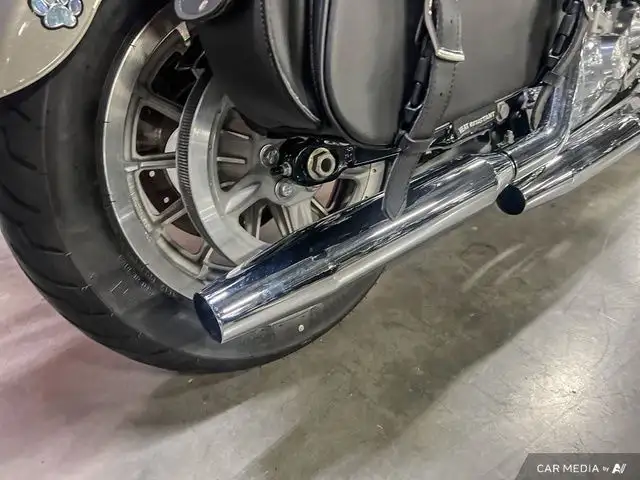 2009 Harley-Davidson XL883L SUPERLOW in Street, Cruisers & Choppers in Calgary - Image 13