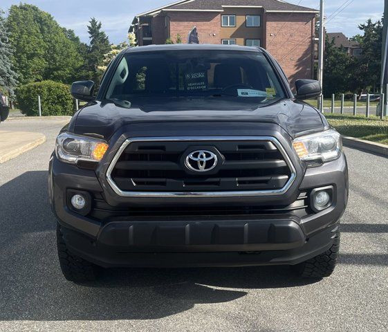 2017 Toyota Tacoma Extended SR5 V6 4x4 *** CLEAN CARFAX + in Cars & Trucks in Gatineau - Image 3