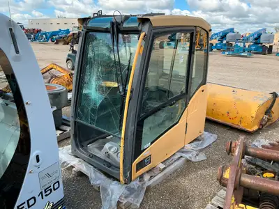 2012 Volvo EC220DL Cab broken front window #2024068 Accepted forms of payments: Cash, debit, e-trans...