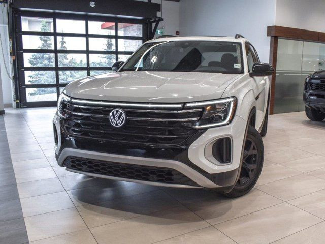 2025 Volkswagen Atlas Peak Edition AWD in Cars & Trucks in Calgary - Image 3
