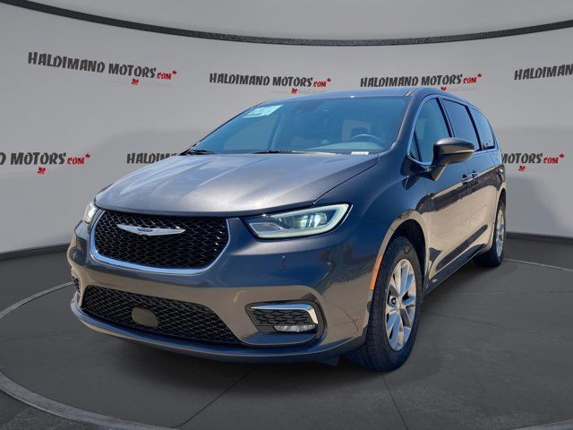 2023 Chrysler Pacifica Touring L in Cars & Trucks in Hamilton