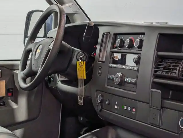 2024 Chevrolet Express Cargo Van - Power/Driver Convenience Pkg dans Autos et camions dans Barrie - Image 15