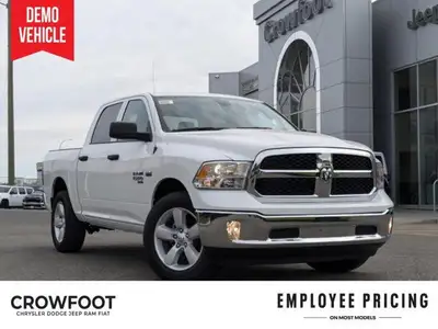 This Ram 1500 Classic has a trusty Regular Unleaded V-8 5.7 L/345 engine powering this Automatic tra...