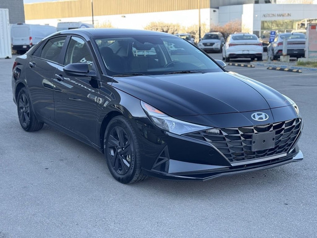 2023 Hyundai Elantra PREFERRED w/ BLIND SPOT DETECTION / LOW KMS in Cars & Trucks in Calgary - Image 2