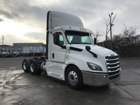 2019 FREIGHTLINER T12664ST