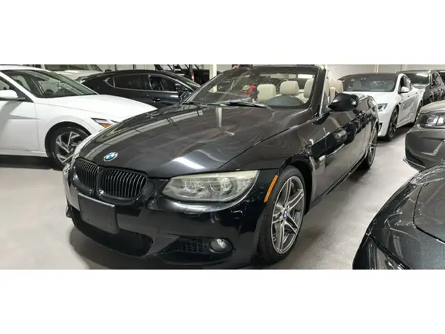 2011 BMW 3 Series Cabriolet 335is in Cars & Trucks in Mississauga / Peel Region - Image 29