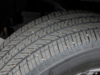 Odometer is 8573 kilometers below market average! Sie 2024 GMC Sierra 1500 SLT 4WD 10-Speed Automati... (image 6)