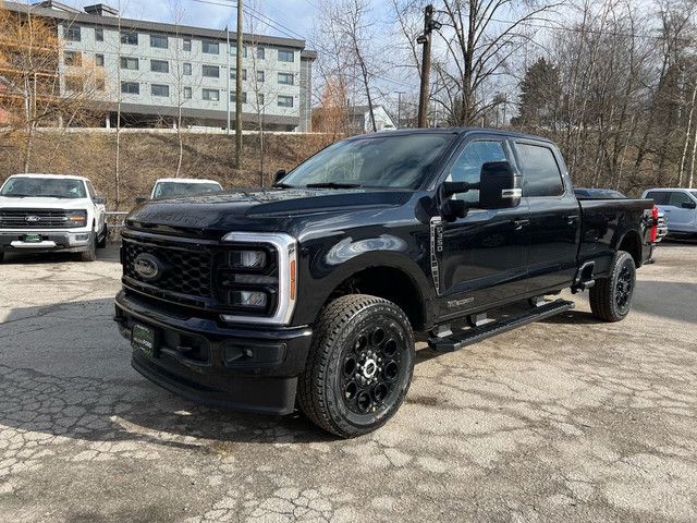 2025 Ford Super Duty F-350 SRW LARIAT EMPLOYEE PRICING IS BACK!! in Cars & Trucks in Nelson