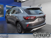 Le Ford Escape 2023 en version de base avec l'ensemble Premium combine l'accessibilité de l'entrée d... (image 4)