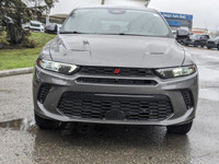 This Dodge Hornet has a strong Intercooled Turbo Gas/Electric I-4 1.3 L/81 engine powering this Auto... (image 1)