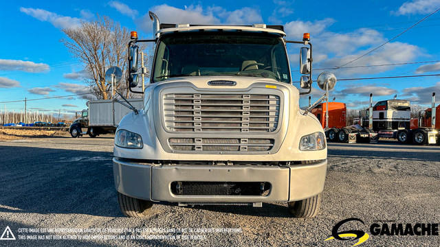 2005 FREIGHTLINER M2112 BENNE BASCULANTE / CAMION DOMPEUR 6 ROUE in Heavy Trucks in Moncton - Image 3