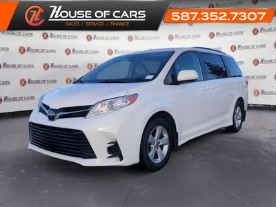  2020 Toyota Sienna LE / Back up cam / Heated seats