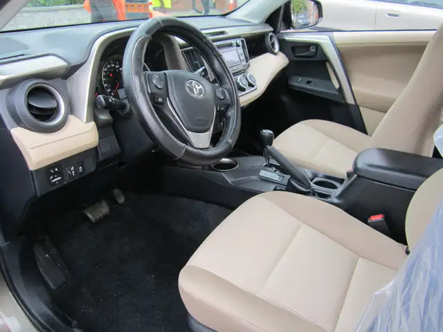 2013 Toyota RAV4 LE in Cars & Trucks in City of Toronto - Image 7