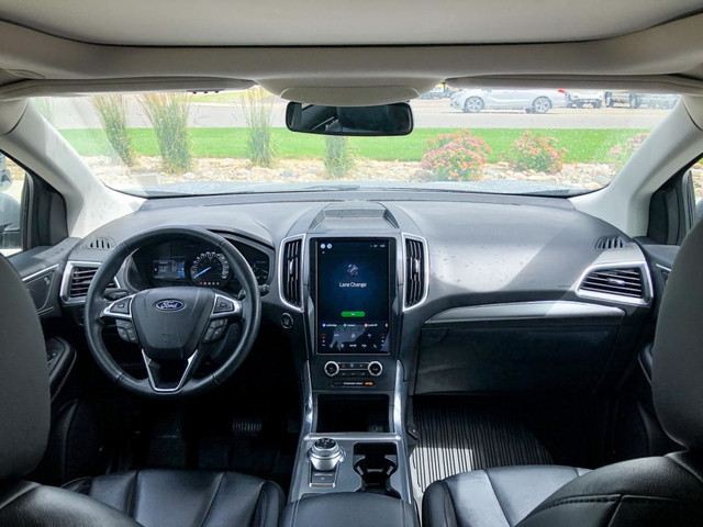 2022 Ford Edge TITANIUM | 2.0L ECOBOOST I4 | AWD | PANO. ROOF in Cars & Trucks in Lethbridge - Image 2