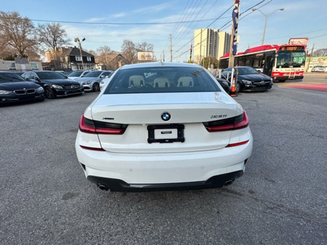 2019 BMW 3 Series 330i xDrive Sedan in Cars & Trucks in City of Toronto - Image 3