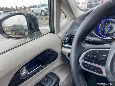 2023 Chrysler Pacifica Limited AWD | Nav | Heated Seats, View more