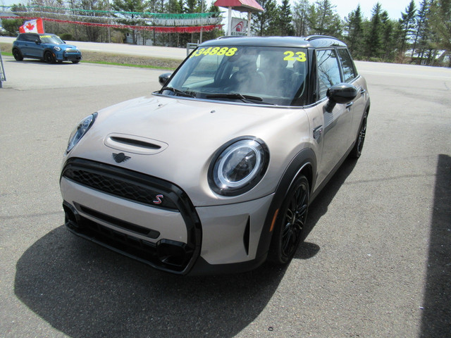 2023 MINI 5 Door Cooper S 5 Door | Loaded | 5500kms! in Cars & Trucks in Saint John - Image 4