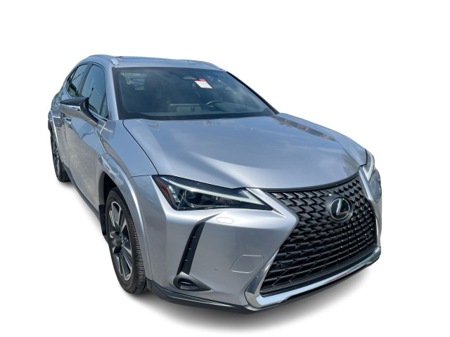 2025 Lexus UX UX 300h / luxe / camera / cuir / bluetooth Bien Éq in Cars & Trucks in Laval / North Shore - Image 3