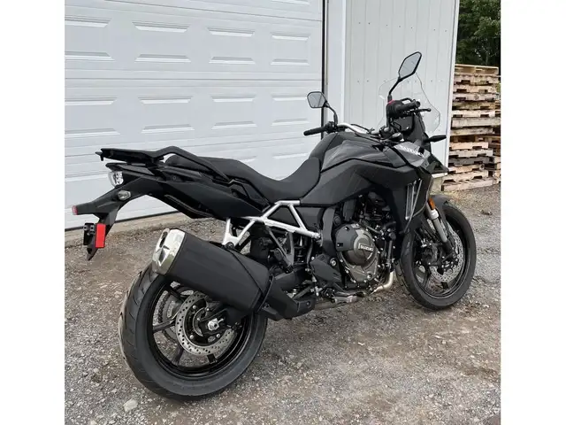 2024 Suzuki V-STROM 800 in Dirt Bikes & Motocross in Granby - Image 3