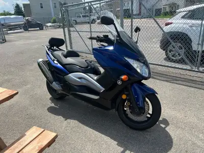 YAMAHA TMAX XP 500 2009 Scooter yamaha T max 500 a vendre 56 675 km En bonne condition Pour plus de...