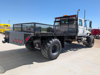 2008 International 4200 4X4 Floater Deck Truck 4 Door, 5 seatbelts KMS: 86,982 HRS: 3,565 Engine: In... (image 4)