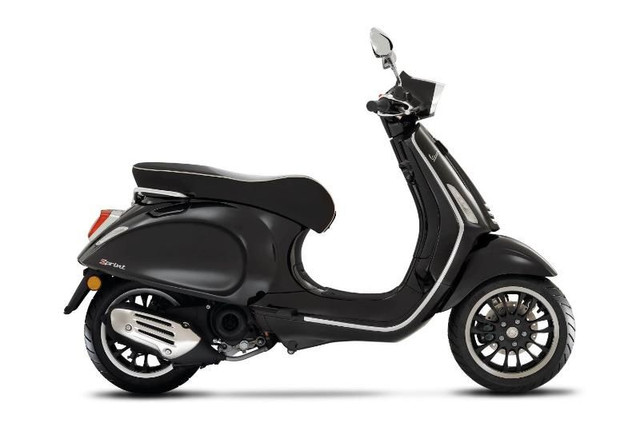 2023 PIAGGIO Sprint 50 iGet in Scooters & Pocket Bikes in Saguenay