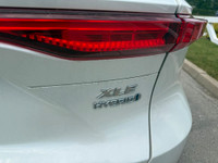 Experience style, efficiency, and advanced technology in the 2022 Toyota Venza XLE Hybrid. Powered b... (image 3)