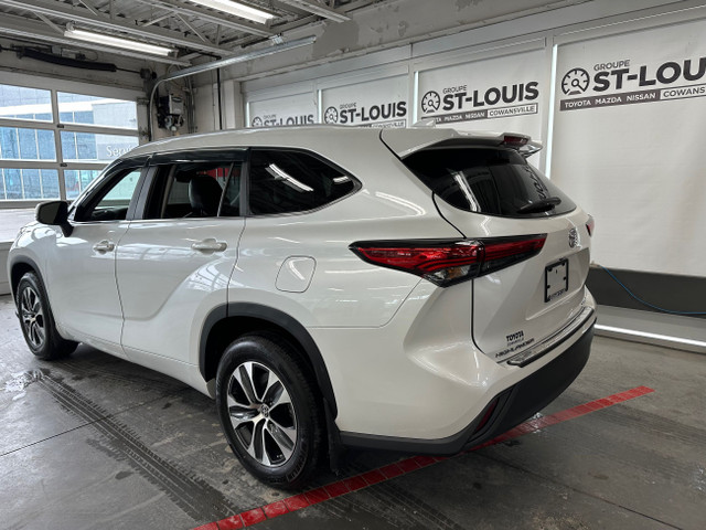 2023 Toyota Highlander XLE AWD 8Pass Cuir Toit Nav Carplay Cam M in Cars & Trucks in Longueuil / South Shore - Image 4